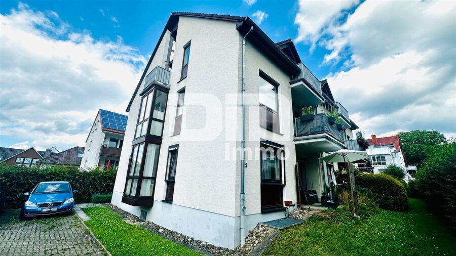 Wunderschöne Terrassenwohnung mit umfangreicher Ausstattung in hervorragender Lage - Frontansicht Titel